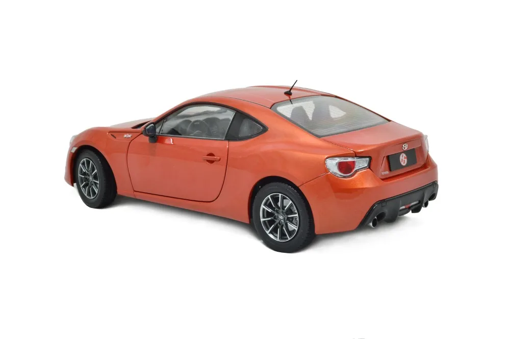 toyota_GT86_2013_orange_003