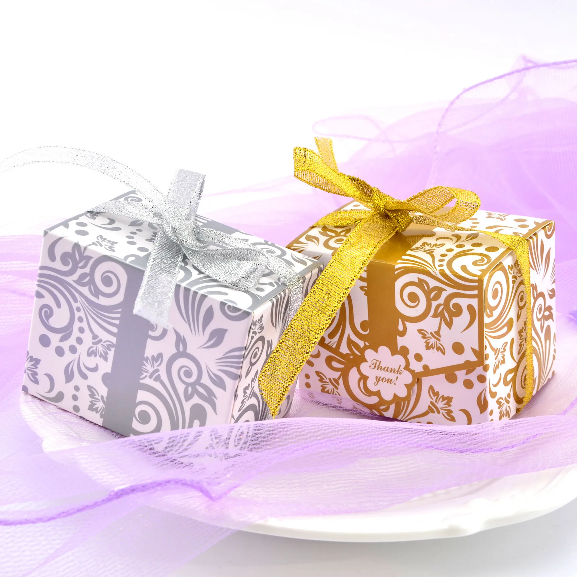 Свадебная коробка для конфет, креативная Золотая/Серебряная коробка, популярная Свадебная подарочная коробка, бумажные коробки для сладостей с лентой