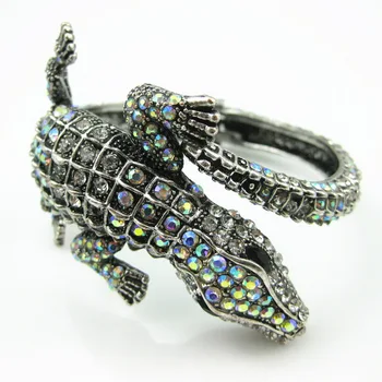 

Classical Style Bling Crystal Set In Zinc Alloy Crocodile Bracelet