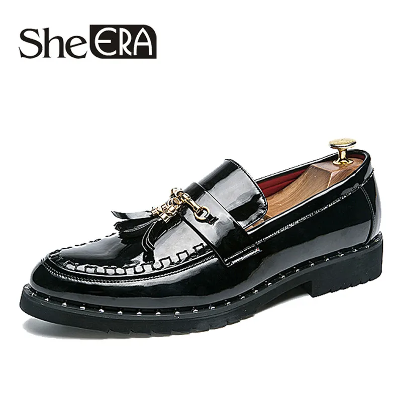

New Plus Size Vintage Leather Men's Casual Shoes Business Formal Brogue Pointed Toe Carved Loafers Vintage Wedding Dress Shoes