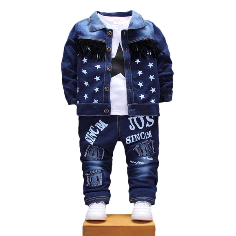 Новая мода для мальчиков и девочек джинсовые Костюмы комплекты детская куртка со звездой, футболка и штаны, 3 шт./компл. Демисезонный тренировочный костюм для маленьких мальчиков