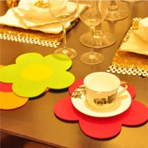 Диаметр 18 см Цвет цветок войлочная ткань подставка для чашки напиток подставка, обеденный и украшение бара 30 шт./лот SH064
