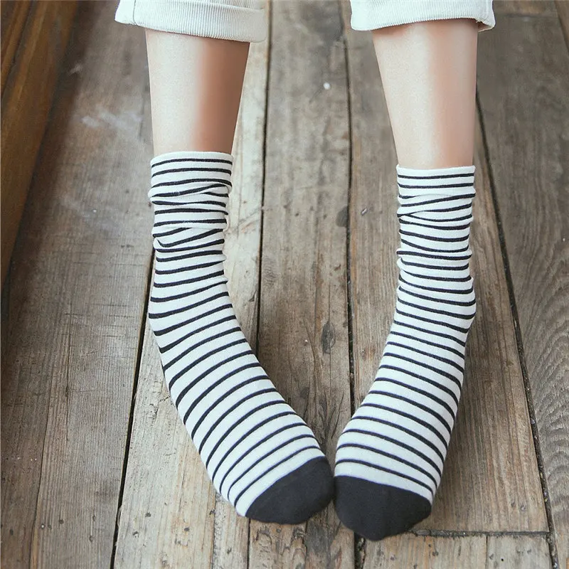Новинка года, 1 пара полосатых носков в японском стиле, модные женские милые полосатые теплые вязаные вещи для зимы, чулочно-носочные изделия, эластичные длинные хлопковые носки
