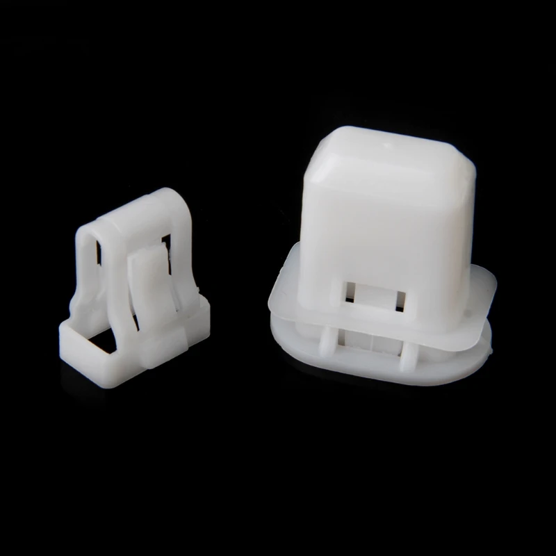 Клипса крепления задних сидений. Клипса крепления заднего сиденья тойота королла 150. Клипсы крепления заднего сиденья газель. Клипса крепления заднего сидения шевроле кобальт 2013 года. Клипса крепления задних сидений.