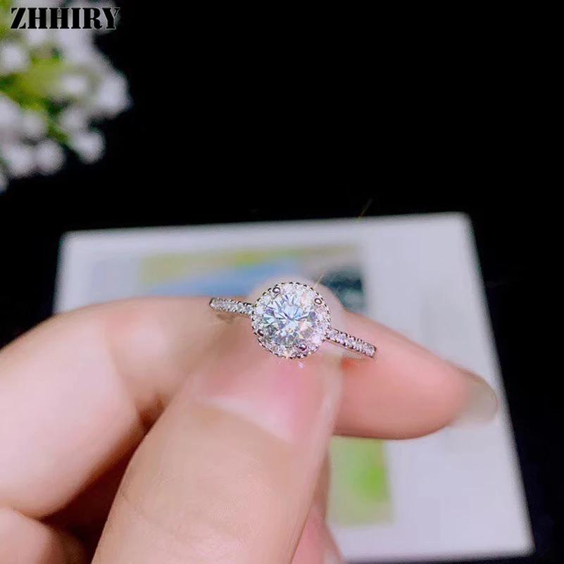 ZHHIRY Подлинная Moissanite кольцо из стерлингового серебра 925 для женщин кольца 0.5ct 5 мм D VVS1 Круглый вырез с сертификатом ювелирные изделия