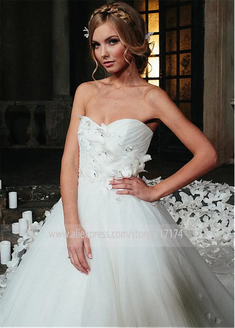 Fantastic Satin Sweetheart Neckline A-Line Wedding Dresses With Beaded Handmade 3D Flowers with Rhinestones Bridal Gown