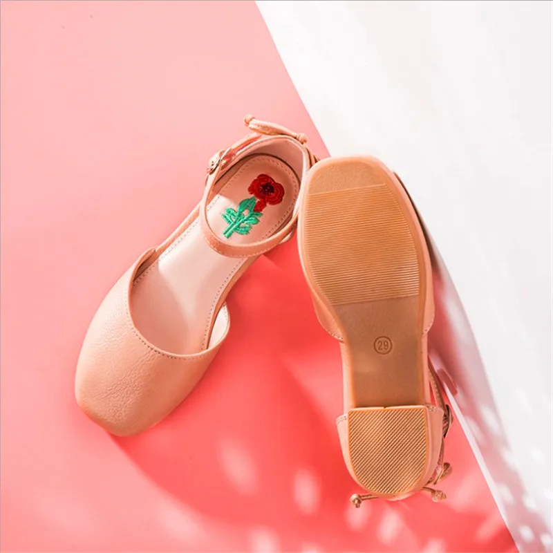Новые детские сандалии для принцессы; Свадебная обувь для девочек; модельные туфли на низком каблуке 1,5 см; белые туфли из искусственной кожи для девочек; цвет желтый, розовый - Цвет: Pink