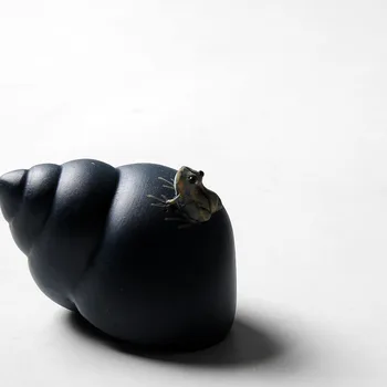 

Yixing Purple Clay Snail Water Spray Frog Mascot,Fengshui,Best Gifts,Novel present,arts & Crafts,Ornament,tea pet,decration