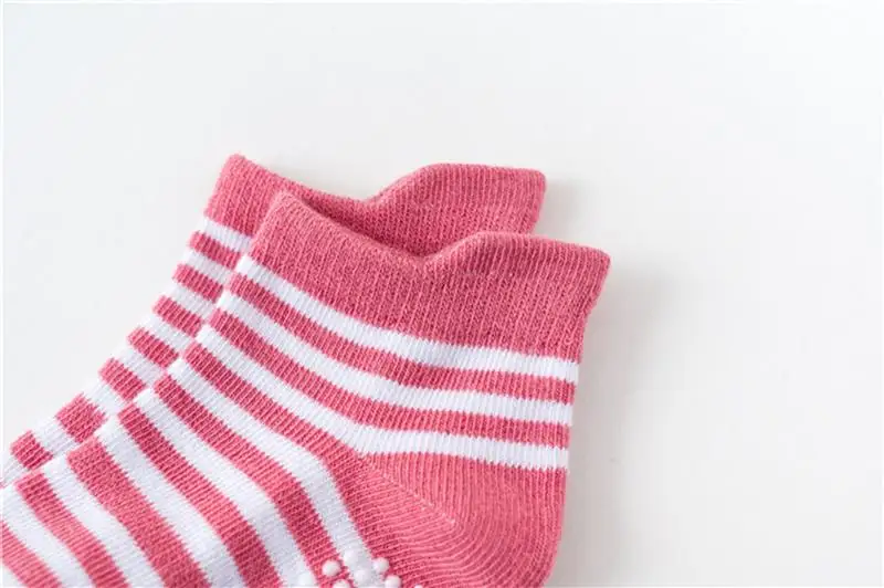 6 пар/лот; носки для маленьких мальчиков и девочек; хлопковые носки для раннего образования; Нескользящие Детские носки в полоску; цвет белый