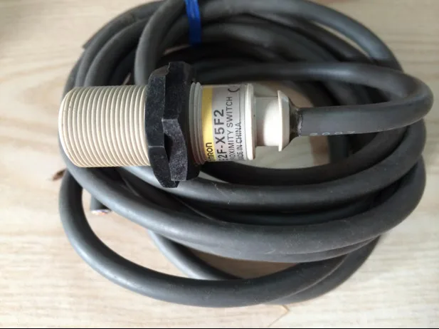 

FREE SHIPPING 100% NEW E2F-X5F2 proximity switch sensor