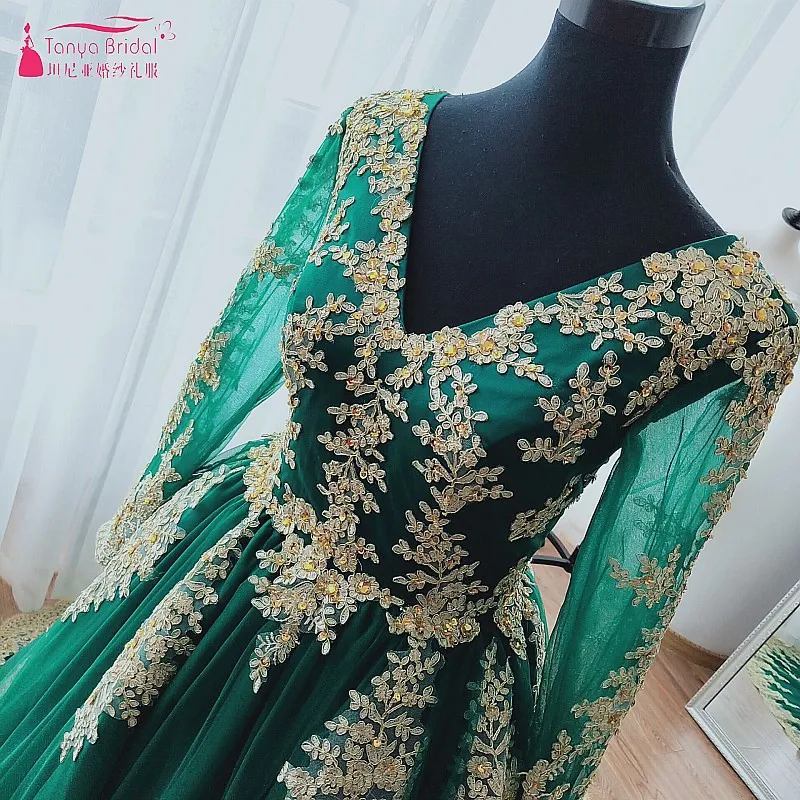 Зеленое свадебное платье с v-образным вырезом и длинными рукавами, с золотой кружевной аппликацией, со шнуровкой на спине, ТРАПЕЦИЕВИДНОЕ, со шлейфом, мусульманские свадебные платья DQG038