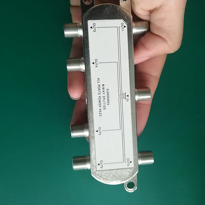 

Splitter 6 Way Satellite/Antenna/Cable TV Splitter Distributor 5-2400MHz F Type est