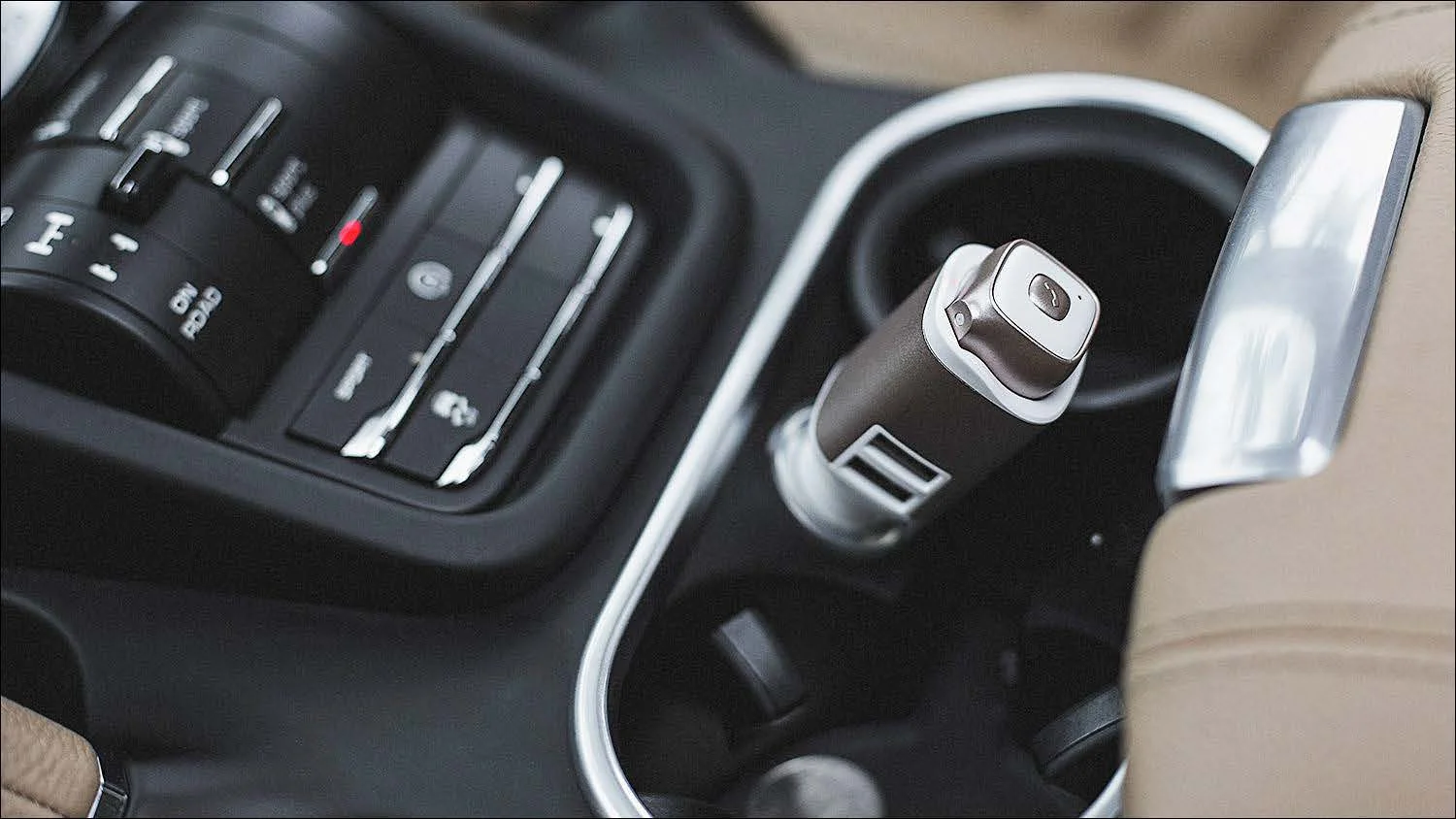 Римский автомобильный комплект Гарнитура fm-передатчик Bluetooth Handsfree AUX аудио музыкальный MP3-плеер USB зарядное устройство с упаковкой