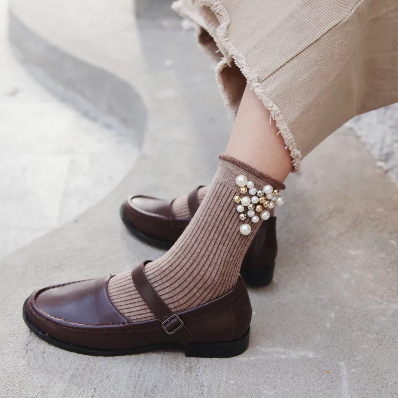 Крутые модные зимние хлопковые носки с украшением из жемчуга, короткие носки в стиле Харадзюку, женские яркие однотонные повседневные забавные носки до лодыжки, хипстерские носки