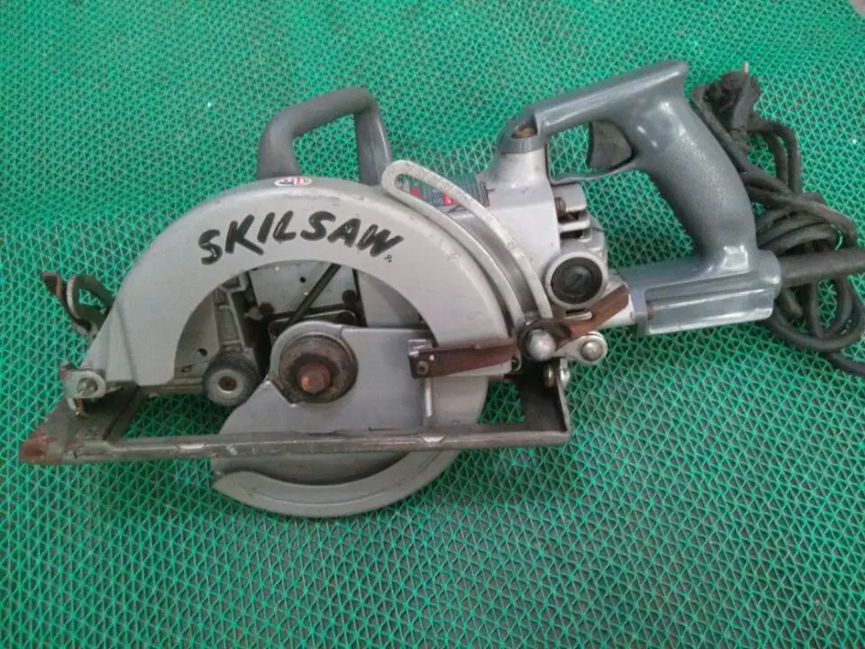 US imports chainsaw SKILSAW HD77 worm drive circular saw 220V 7 into a new package easy to use