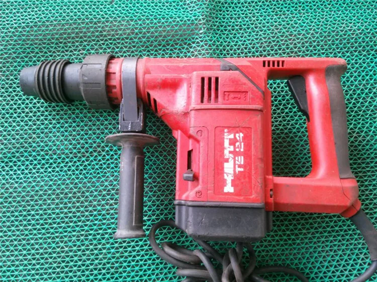 Used Hilti TE24 Hammer Drill 220V 830W 