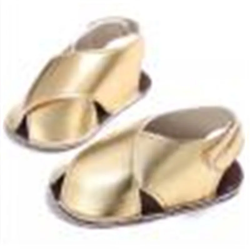 Сандалии на мягкой подошве для новорожденных девочек; обувь для малышей; Летние Нескользящие сандалии принцессы; Цвет серебристый, золотой; 2 цвета - Цвет: Золотой