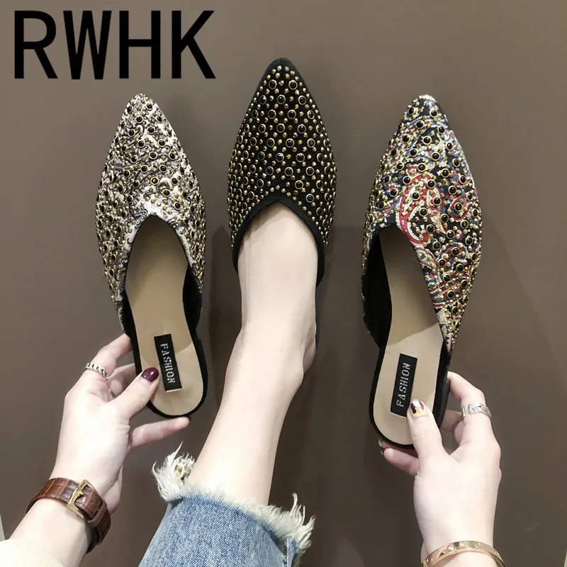 

RWHK Slippers female 2019 Korean version of the summer new flat bottom Baotou fashion rhinestone pointed female drag B170