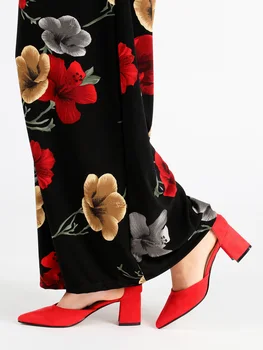 

Pumps pointed toe strap-Red