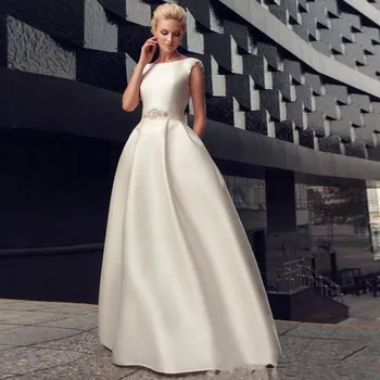 

Simple Satin Wedding Dresses Scoop Crystal Beaded Bow Sash Backless Wedding Dress Floor Length Bridal Gowns Long Custom Size
