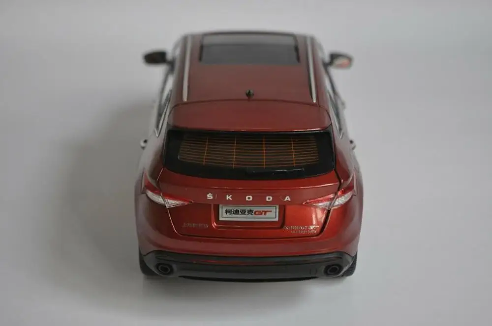 Модель литая автомобиля 1:18 для Skoda Kodiaq GT 2018 Red SUV миниатюрная Коллекционная