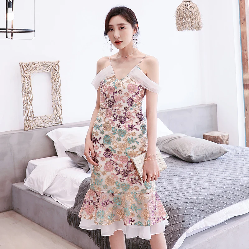 

YIGELILA Women Embroidery Mermaid Dress Fashion Summer Sexy Spaghetti Strap Empire Slim Mid Length Trumpet Dress 62738