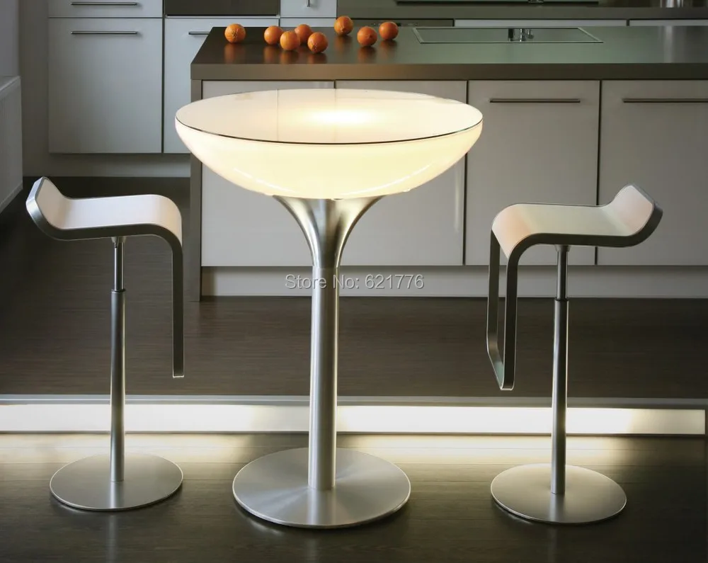 07-06-03-Lounge-105-Indoor-Kitchen-Cropped-1030x819
