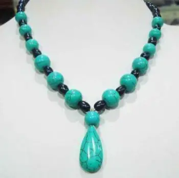 

7-8mm Black Tahitian Pearl&green stone Necklace 18"