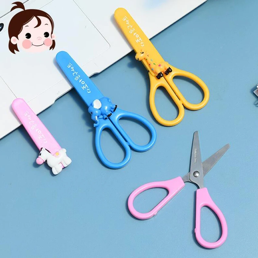 

1 PC Children Cartoon Head Safety Scissors with Plastic DIY Manual Paper-cut Kindergarten Art Designer Stationery color random