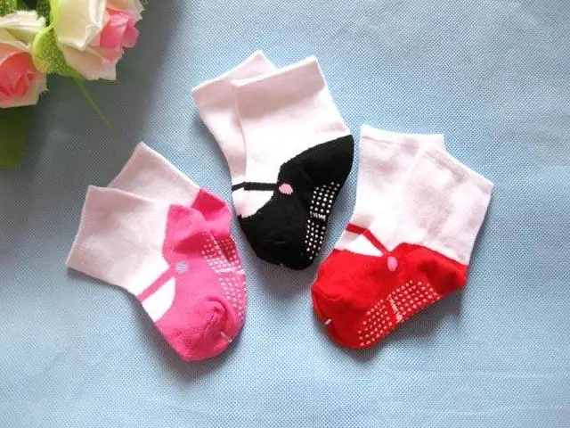Модные теплые носки для маленьких девочек, милые детские носки в горошек, хлопковые носки для детей, 3 цвета