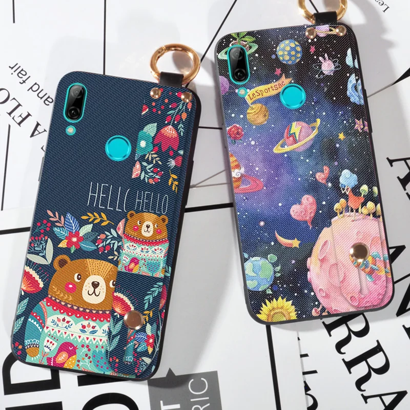 

Wrist Strap Cases For Huawei P Smart FIG-LX1 Ring Kickstand Soft TPU Case For Huawei P Smart 2019 Fashion Cute Bear Cover