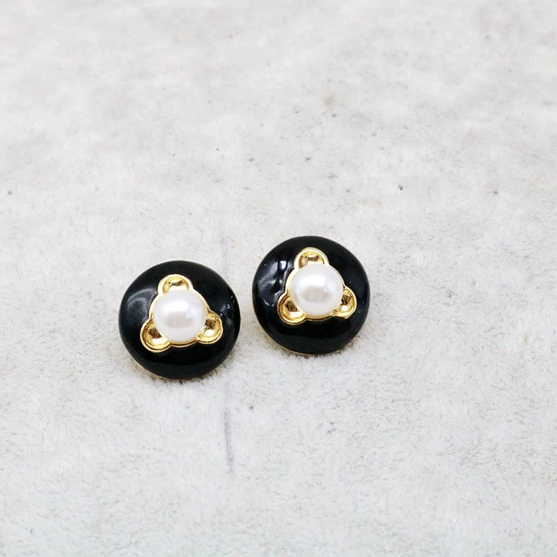 

Free Shipping Round Black Enamel Cute Elegant Pearl Earring