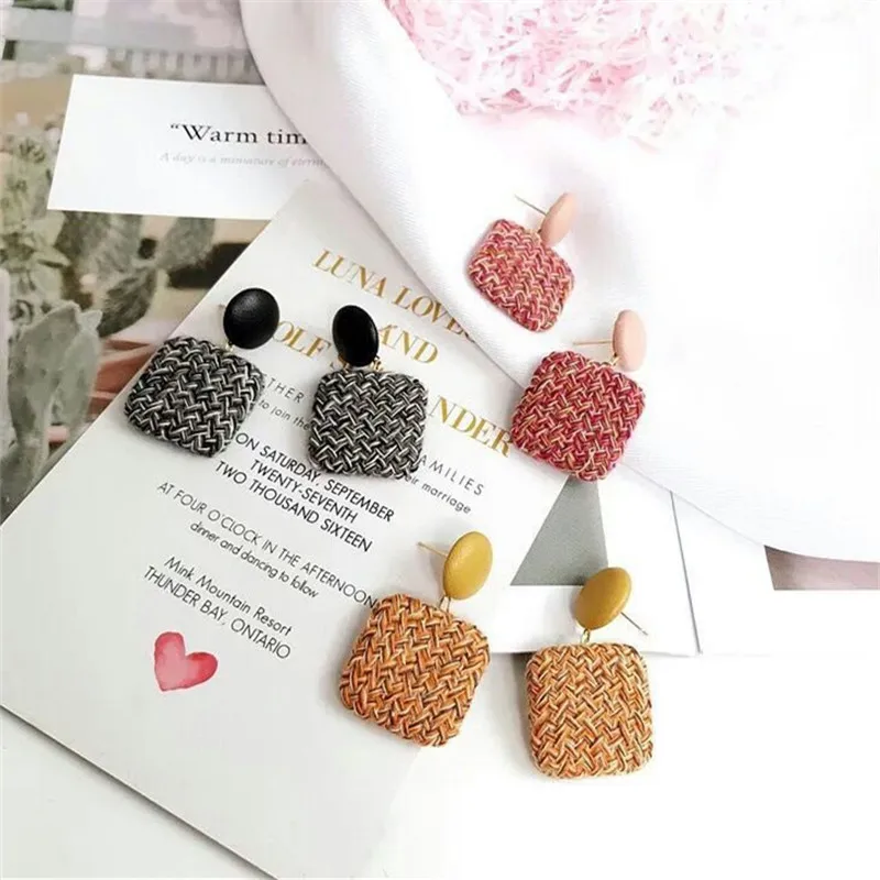 

2018 New Vinatge Winter PU Leather Earrings Simple Square Knit Cotton Button Earrings for Women Jewelry Brincos
