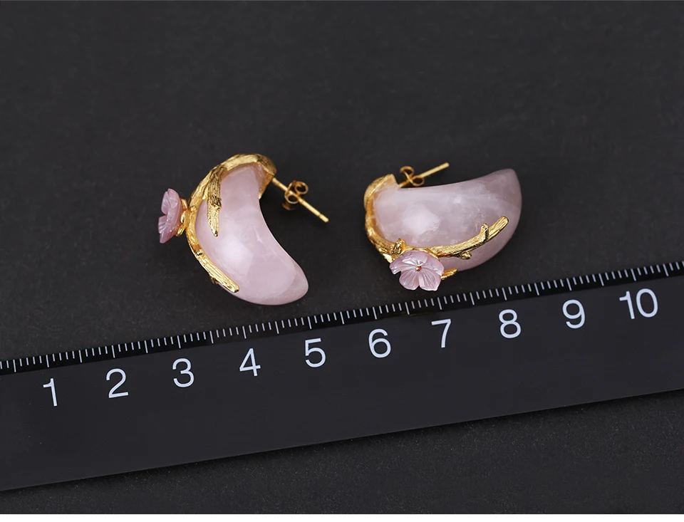 earrings for