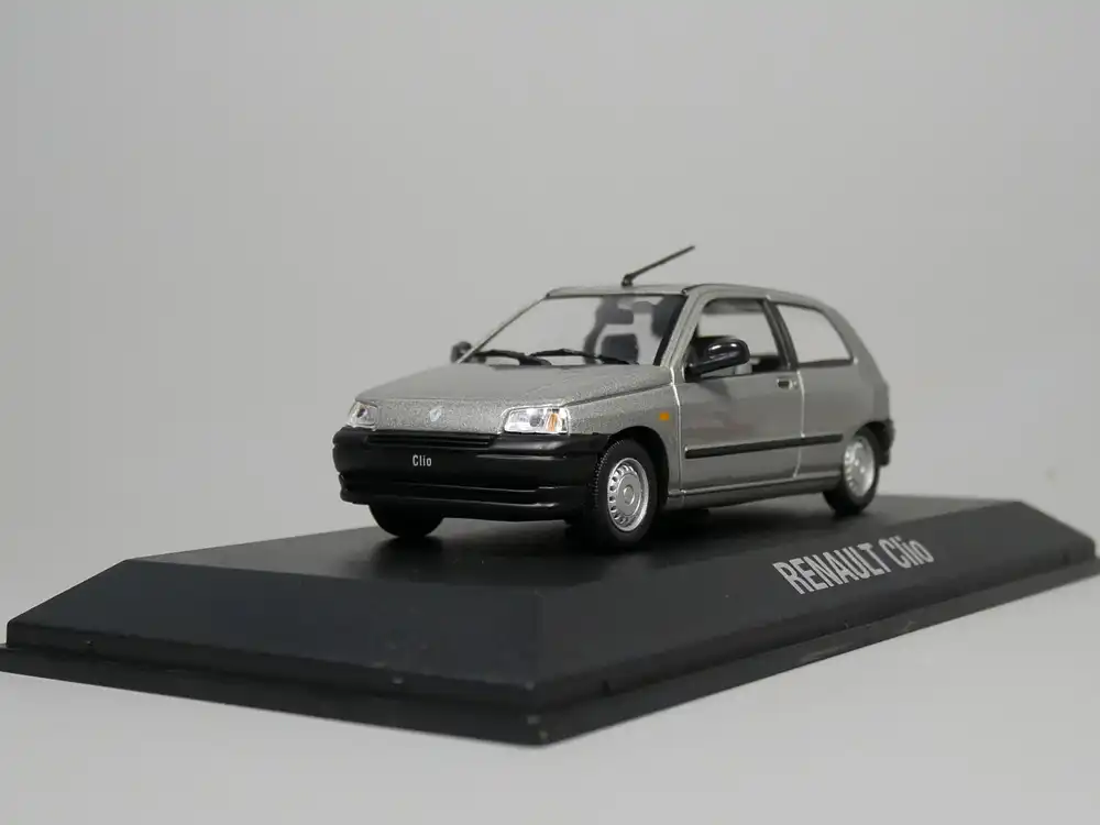 renault clio diecast