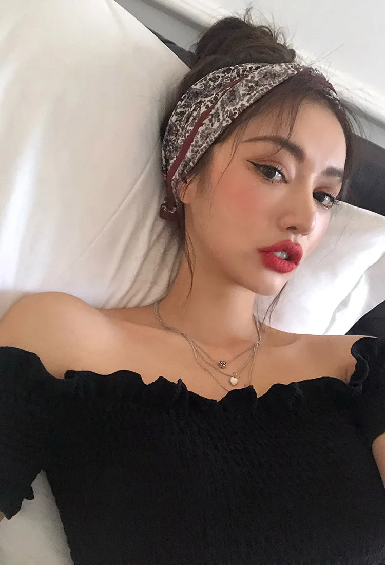 1 (19)