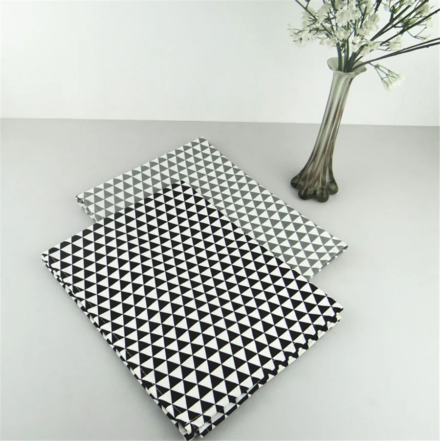 Классический дизайн многоразовые текстильные салфетки геометрические треугольные узоры напечатанные для домашнего использования кухонные полотенца Ткань Скатерть фон