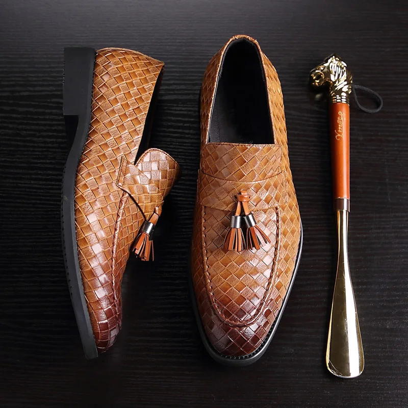 Новинка года; Роскошные брендовые Модные мужские лоферы с кисточками; кожаная обувь в итальянском стиле; деловая обувь; Туфли-оксфорды для мужчин; AA-101