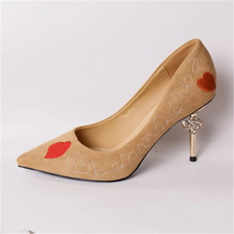 

2019 Spring New Embroidered Love Rhinestone Fashion Shallow Mouth Single Shoes Pointed Suede Ethnic Style Stiletto Heels