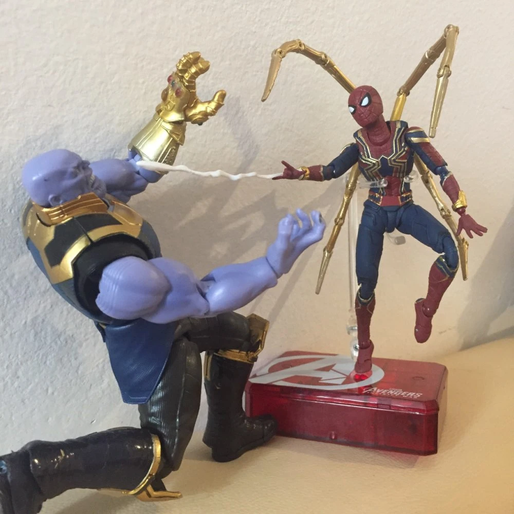 

SHFiguarts Marvel Avengers Infinity War Spiderman Iron Spider Man PVC Action Figure Model Collection Toy