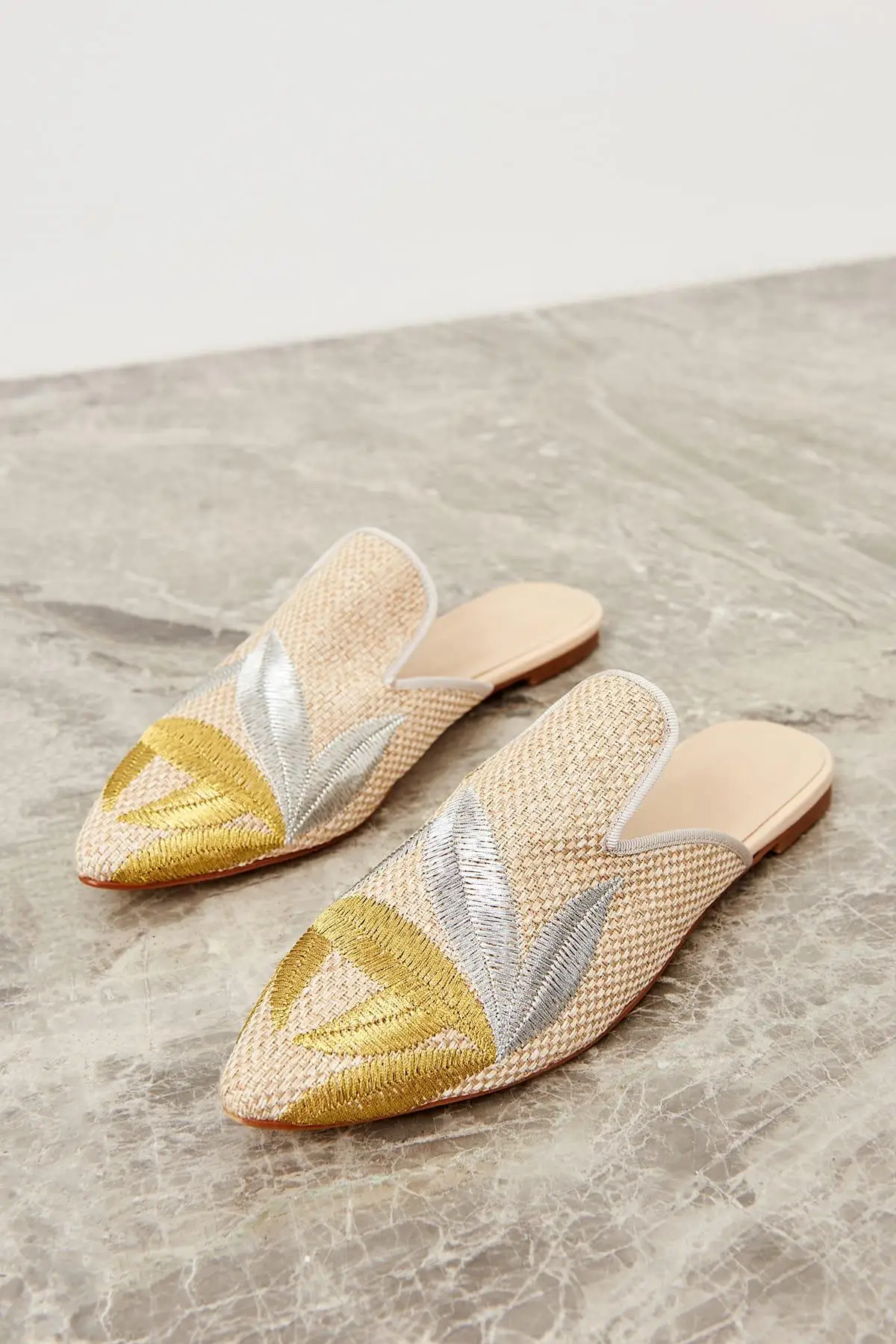 

Trendyol Beige Mesh Embroidered Women Slippers TAKSS19TE0007