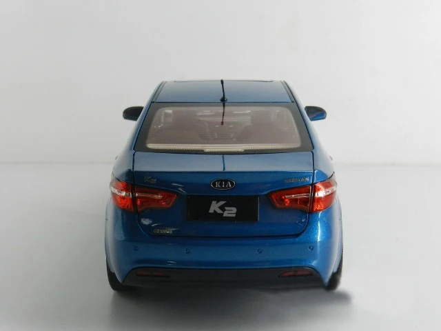 1:18 литая под давлением модель для Kia K2 Rio 2011 синий сплав игрушечный автомобиль миниатюрная Коллекция подарков