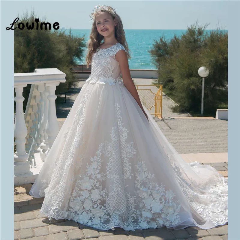 

Ivory Kids Pageant Evening Gowns Lace Applique Flower Girl Dresses For Weddings Cheap First Communion Dresses For Girls 2018 New