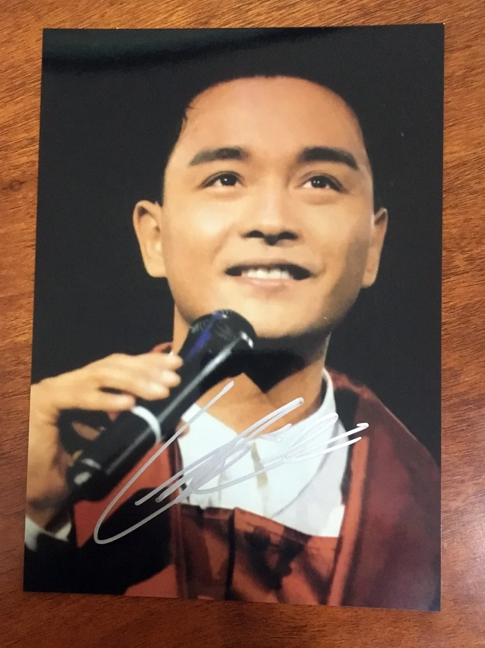 

signed Leslie Cheun autographed photo 5*7 autographs RP reprinted version BB