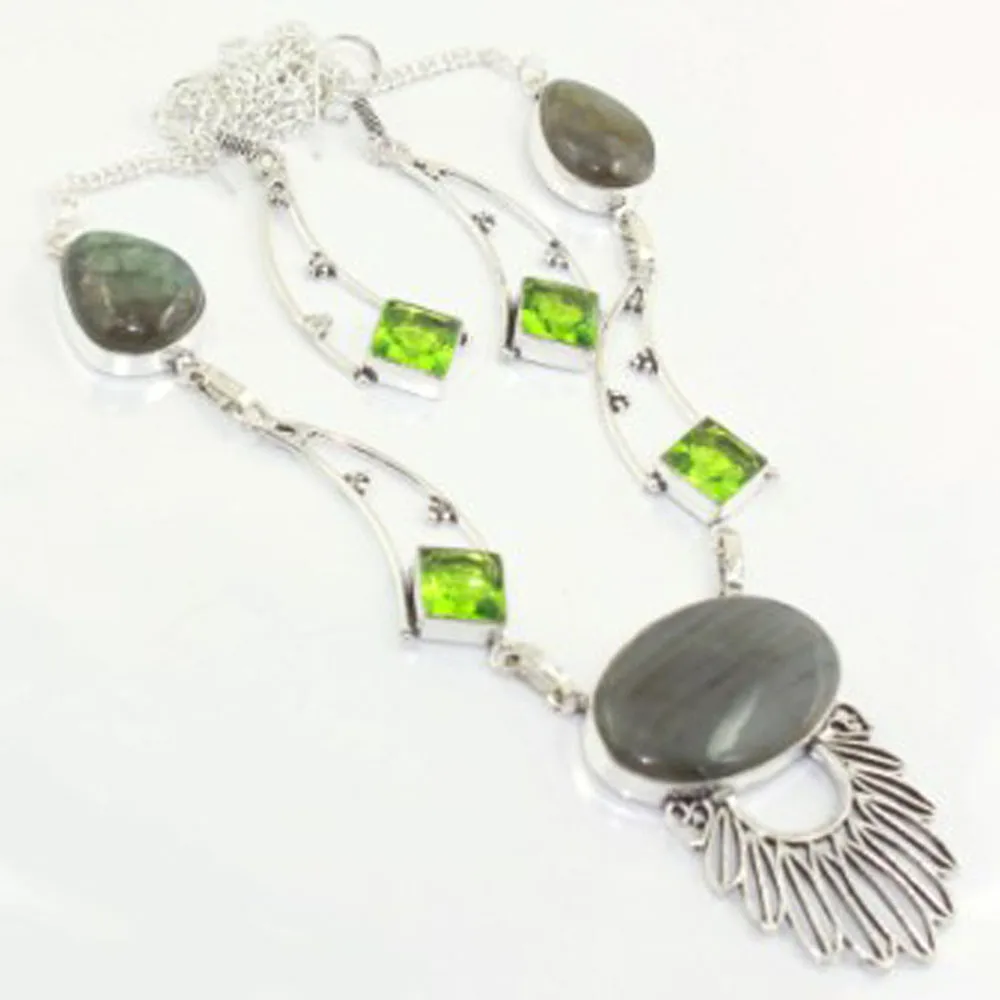 

Labradorite & Peridots Necklace Earing Silver Overlay over Copper , 52 cm, N3041