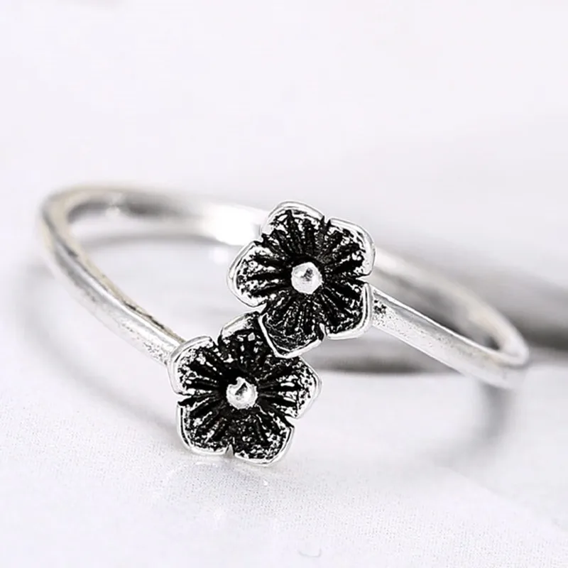 

Vintage Copper Sharp Ring with Twin Daisy Flower Romantic Design Retro & Elegant Resizable Rings for Women Lover Gift Jewelry