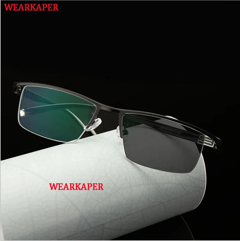 

WEARKAPER Transition Sun Photochromic Discolor Gray Tinted Sun Readers Reading Glasses Men With Diopter glasses 1.0-3.5