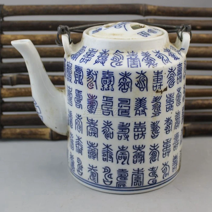 Chinese old black porcelain ornaments /"lotus high feet/" vase
