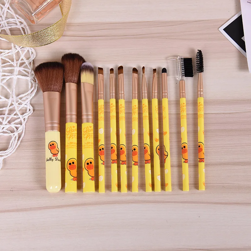 Bonito dos Desenhos Pincéis de Maquiagem Sombra de Olho Animados Conjunto Fundação Delineador Pestana Lábio Compõem Escova Cosméticos Beleza Kit Ferramenta Quente 12 pó 6 Aplicador de sombra