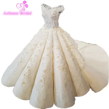 

2018 Champagne Lace Scalloped Sleeveless Cathedral Train Bridal Gowns Waves Ball Gown Off The Shoulder Vintage Wedding Dresses